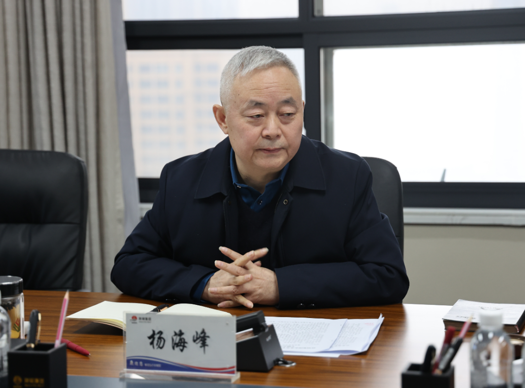 陜鋼集團(tuán)組織召開(kāi)企業(yè)競(jìng)爭(zhēng)力藍(lán)皮書(shū)編寫(xiě)工作專(zhuān)題會(huì)