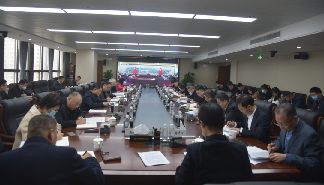 陜鋼集團(tuán)黨委理論學(xué)習(xí)中心組學(xué)習(xí)習(xí)近平總書記重要講話重要批示精神 陜煤集團(tuán)公司會議精神