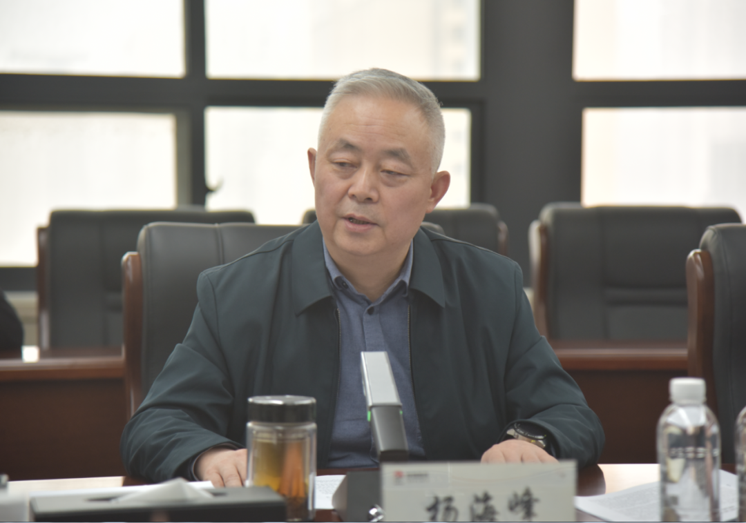 陜鋼集團(tuán)黨委理論學(xué)習(xí)中心組學(xué)習(xí)習(xí)近平總書記重要講話重要批示精神 陜煤集團(tuán)公司會議精神