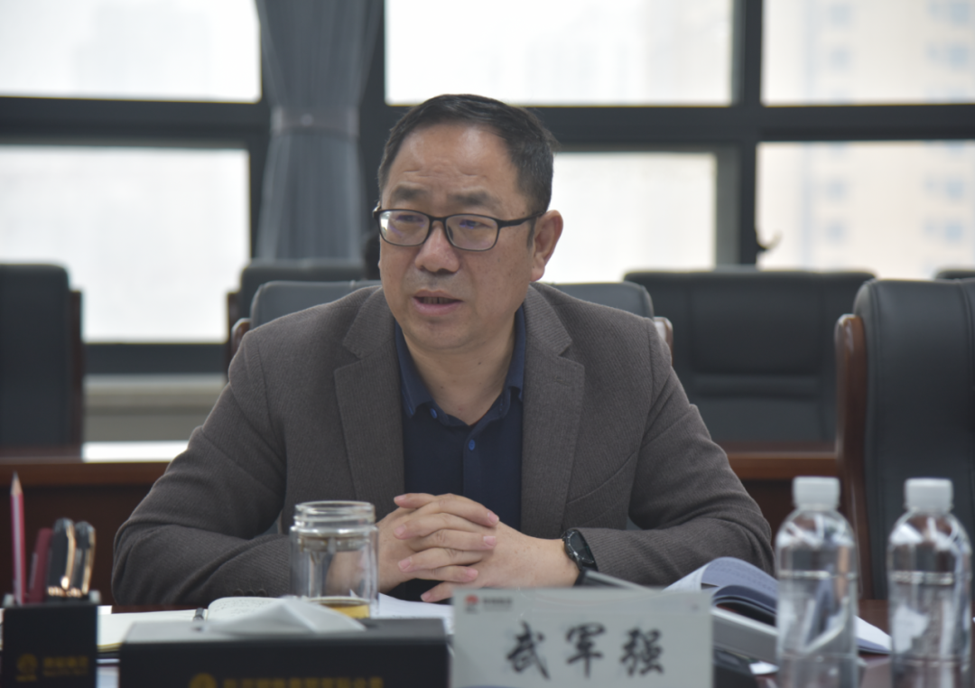 陜鋼集團(tuán)黨委理論學(xué)習(xí)中心組學(xué)習(xí)習(xí)近平總書記重要講話重要批示精神 陜煤集團(tuán)公司會議精神