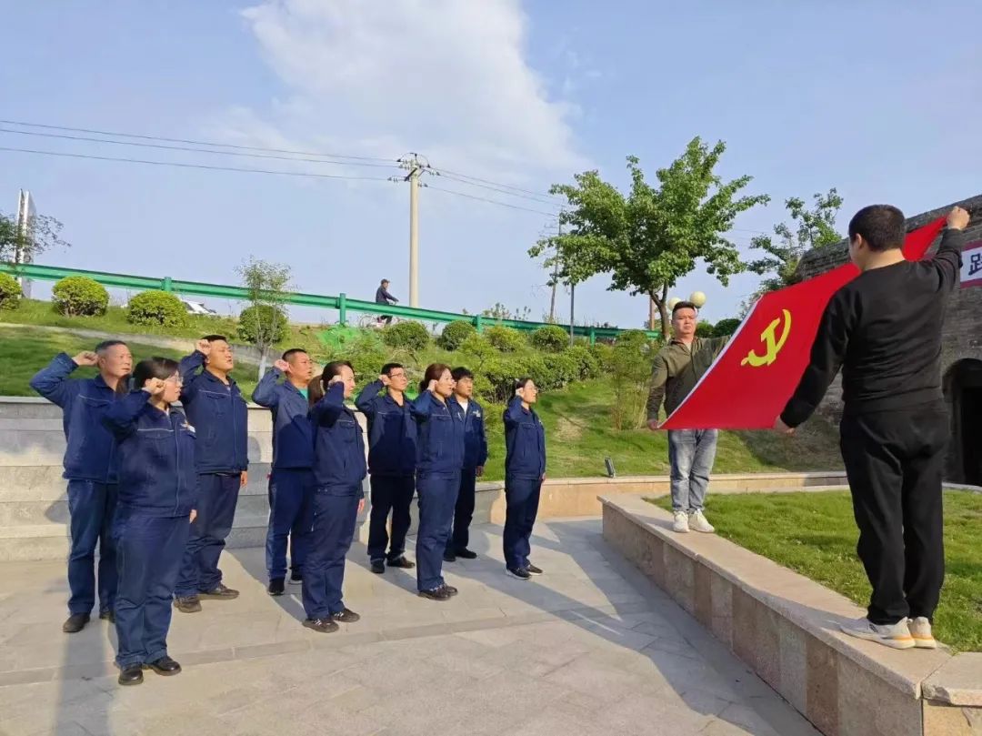 深學(xué)細(xì)悟強黨性 篤行實干建新功 ——龍鋼公司黨委高標(biāo)準(zhǔn)推進(jìn)主題教育