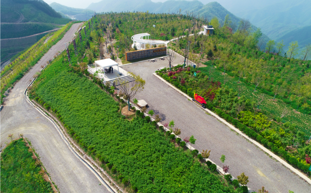 陜鋼集團(tuán)學(xué)習(xí)貫徹習(xí)近平新時(shí)代中國(guó)特色社會(huì)主義思想 加快建設(shè)現(xiàn)代化產(chǎn)業(yè)體系系列報(bào)道②:以綠為“筆” 繪就綠色礦山建設(shè)新藍(lán)圖 陜鋼集團(tuán)學(xué)習(xí)貫徹習(xí)近平新時(shí)代中國(guó)特色社會(huì)主義思想 加快建設(shè)現(xiàn)代化產(chǎn)業(yè)體系系列報(bào)道②:以綠為“筆” 繪就綠色礦山建設(shè)新藍(lán)圖