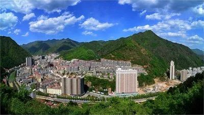 一座山，一座城