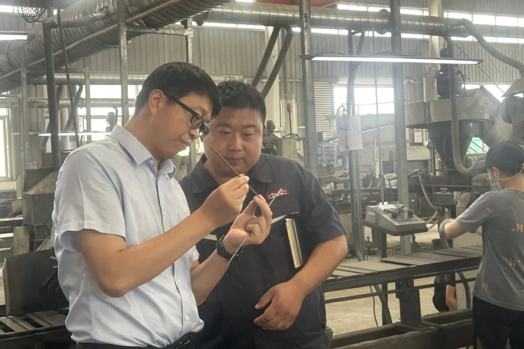 以“四個堅持”為基準 推動主題教育成效持續(xù)提升
