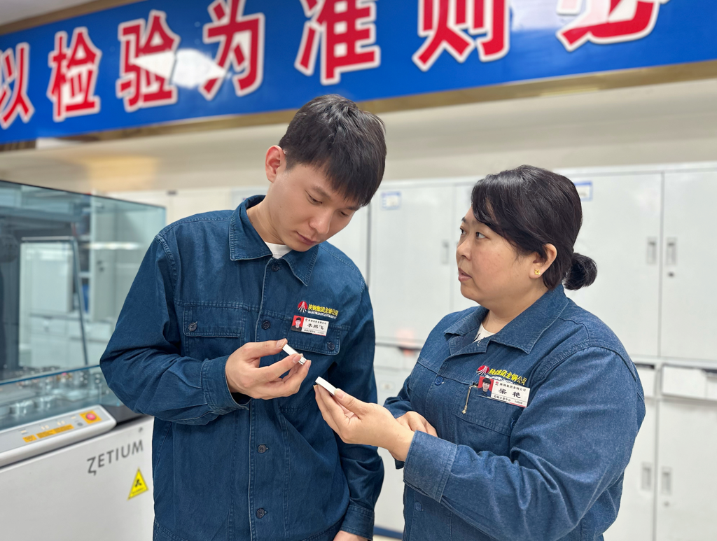 從60后到90后，“四代”鋼鐵人的國(guó)慶堅(jiān)守