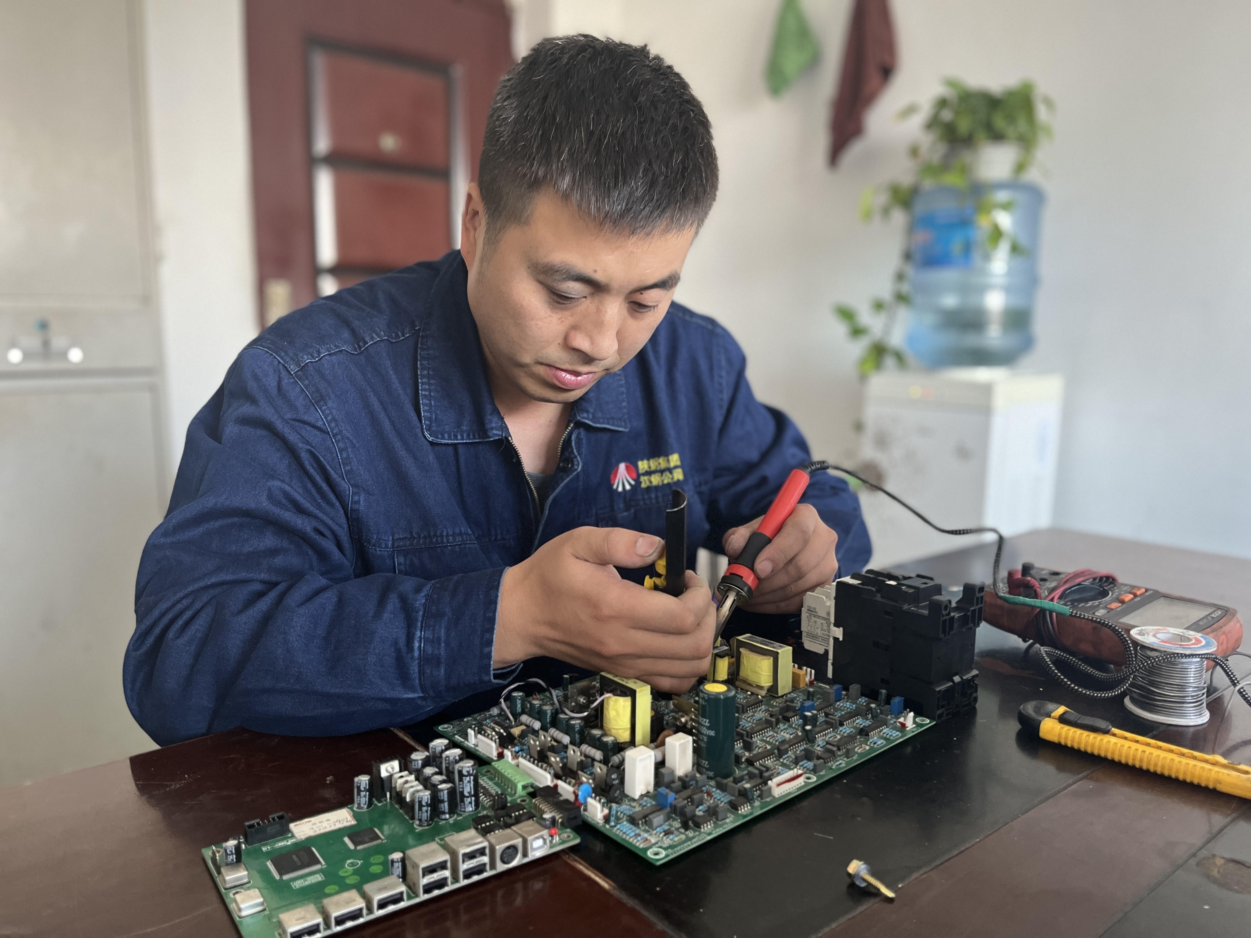 他們奔跑在“正確”的賽道上！