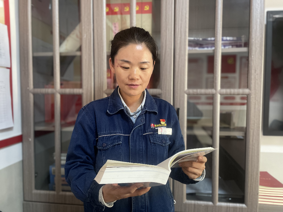 這次，讓我們將鏡頭轉(zhuǎn)向鋼城“土記者”