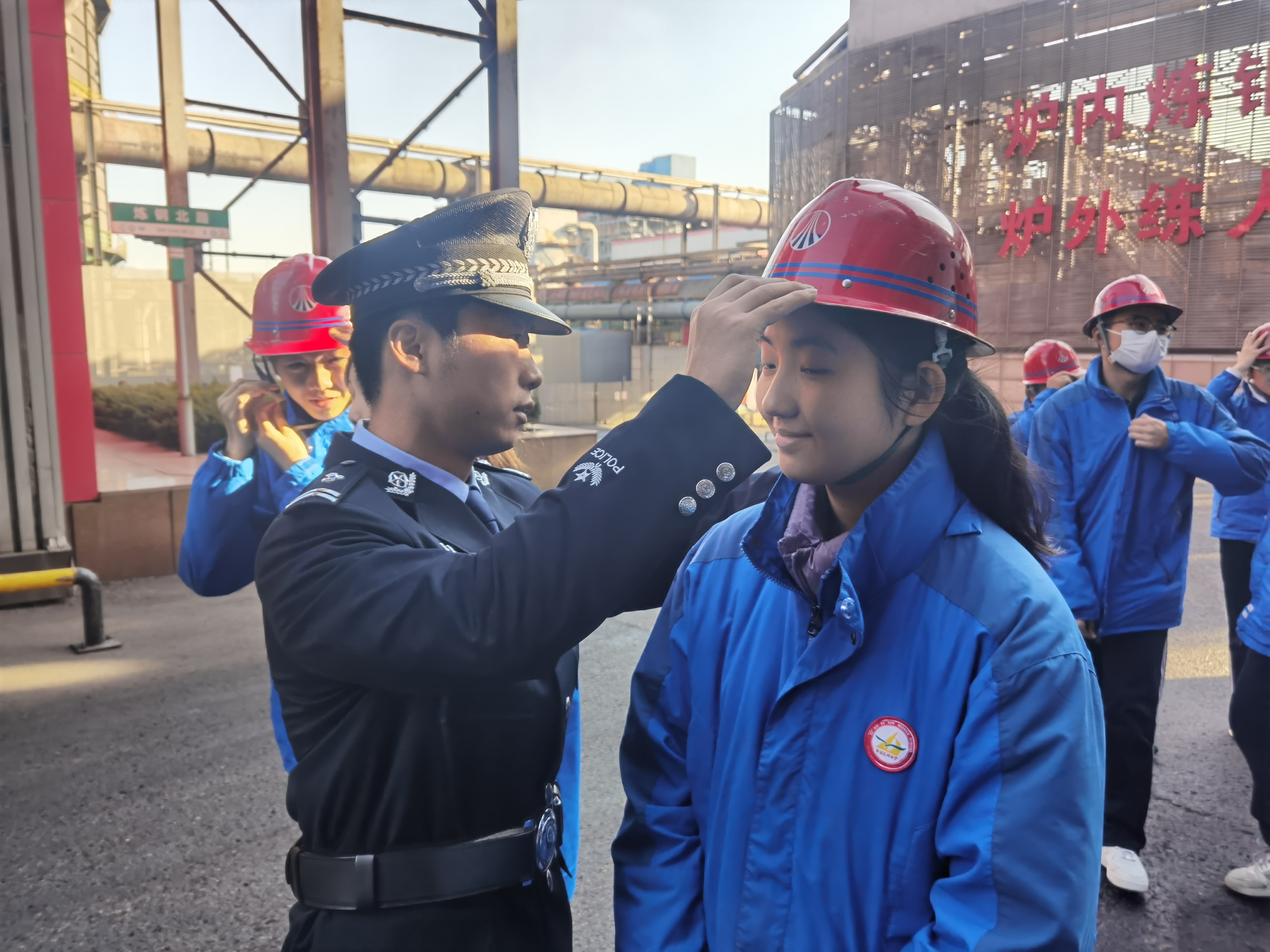 文旅“紅”與保衛(wèi)“藍” 守衛(wèi)千人研學之旅