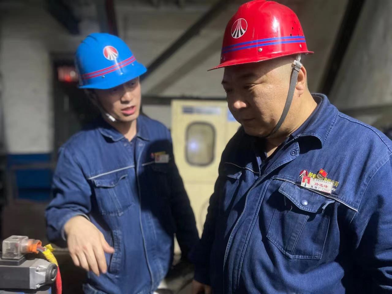 鎵庢牴涓€绶氱簿鑰曠窗(x矛)浣� 涓嶈矤(f霉)闊惰彲娣厜鍖犲績 鈥斺€旇鈥滈櫆瑗垮喍閲戦潚骞寸鎶€妯�(bi膩o)鍏碘€濊矾閬稿嘲