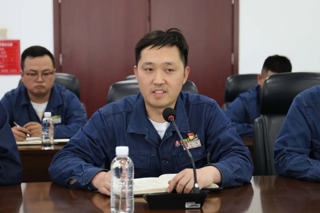 龍鋼公司團委召開“激揚青春之力 奮斗正當其時”青年座談會