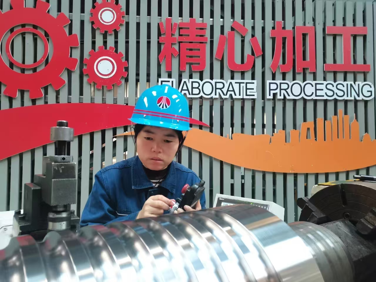 致敬她力量，扎根一線的“鋼鐵玫瑰”
