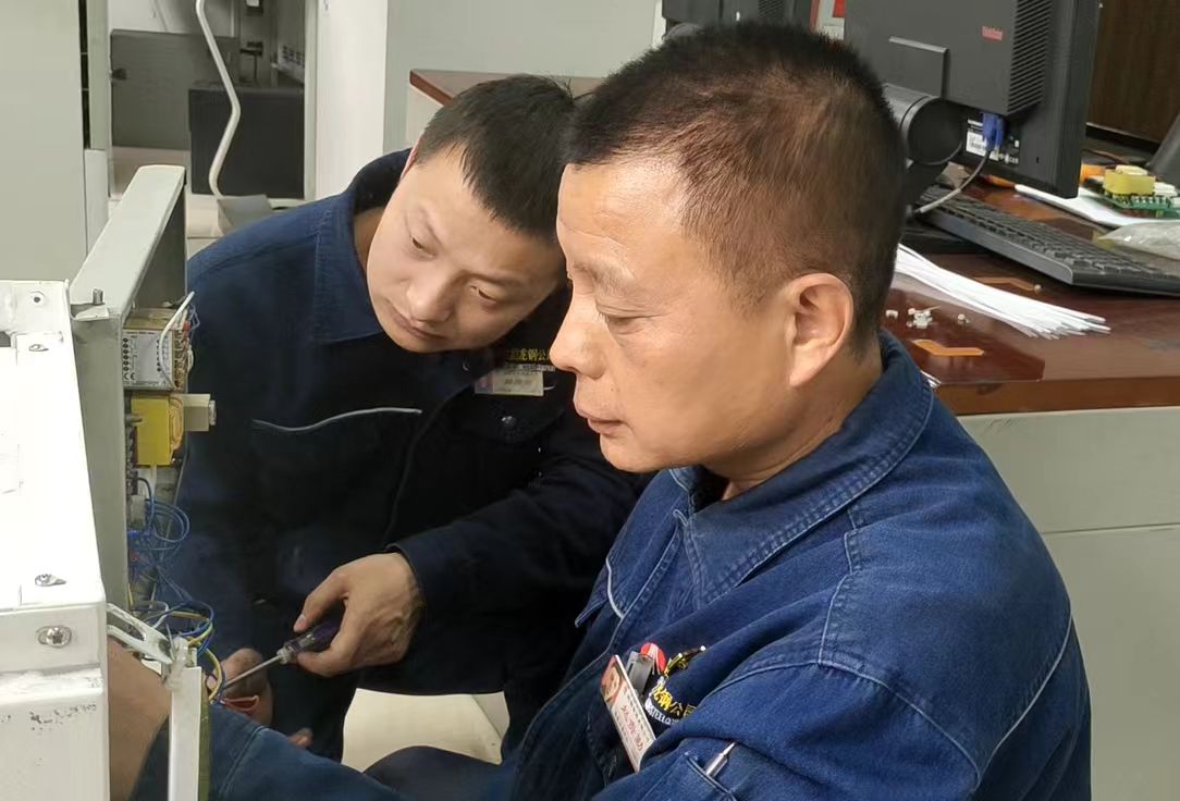 扎根鋼鐵沃土 青春自會拔節(jié)生長——龍鋼公司檢驗(yàn)計(jì)量專業(yè)人才培養(yǎng)工作側(cè)記