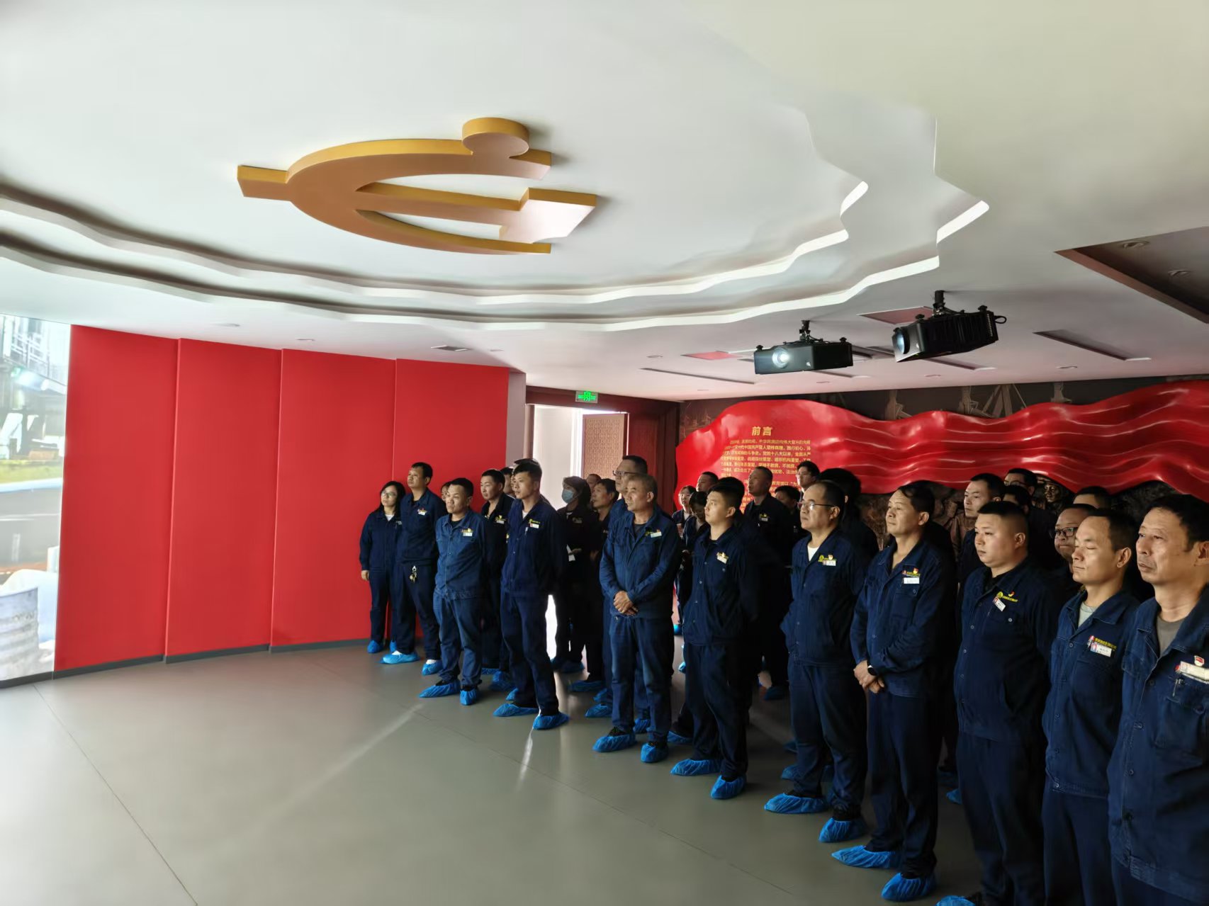 持之以恒正作風(fēng) 清廉護(hù)航促發(fā)展——龍鋼公司黨風(fēng)廉政建設(shè)宣傳教育月活動(dòng)綜述