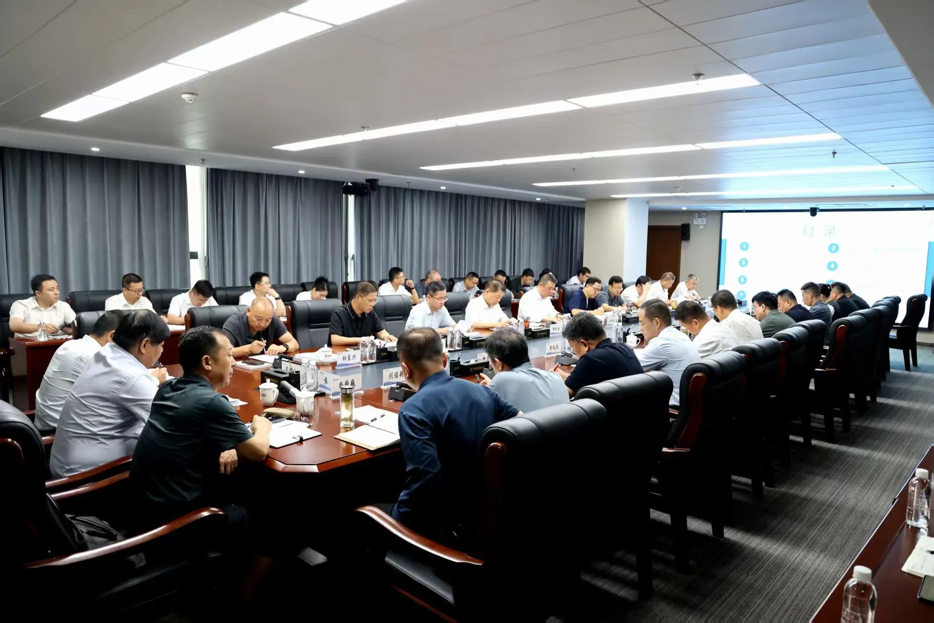 陜鋼集團(tuán)召開班子建設(shè)現(xiàn)場推進(jìn)會暨6月份及上半年經(jīng)濟(jì)運(yùn)行分析會